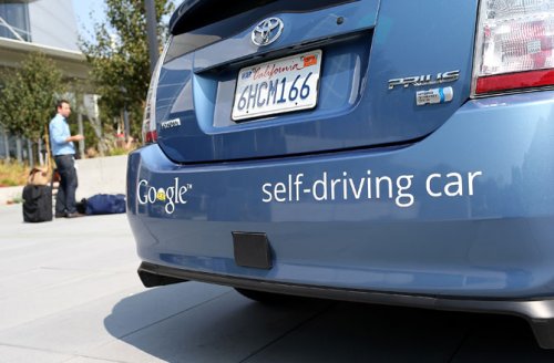 Автомобили-роботы получают собственные водительские права