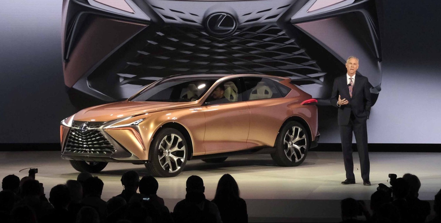 Lexus представляет новую концепцию кроссовера, поддерживающую полностью электрическую трансмиссию, и готовится запустить свой первый EV