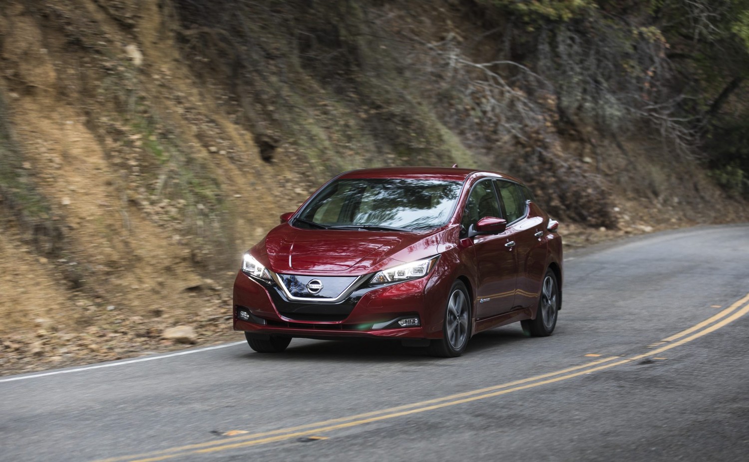 Nissan говорит, что новый Leaf является самым продаваемым электромобилем в Европе