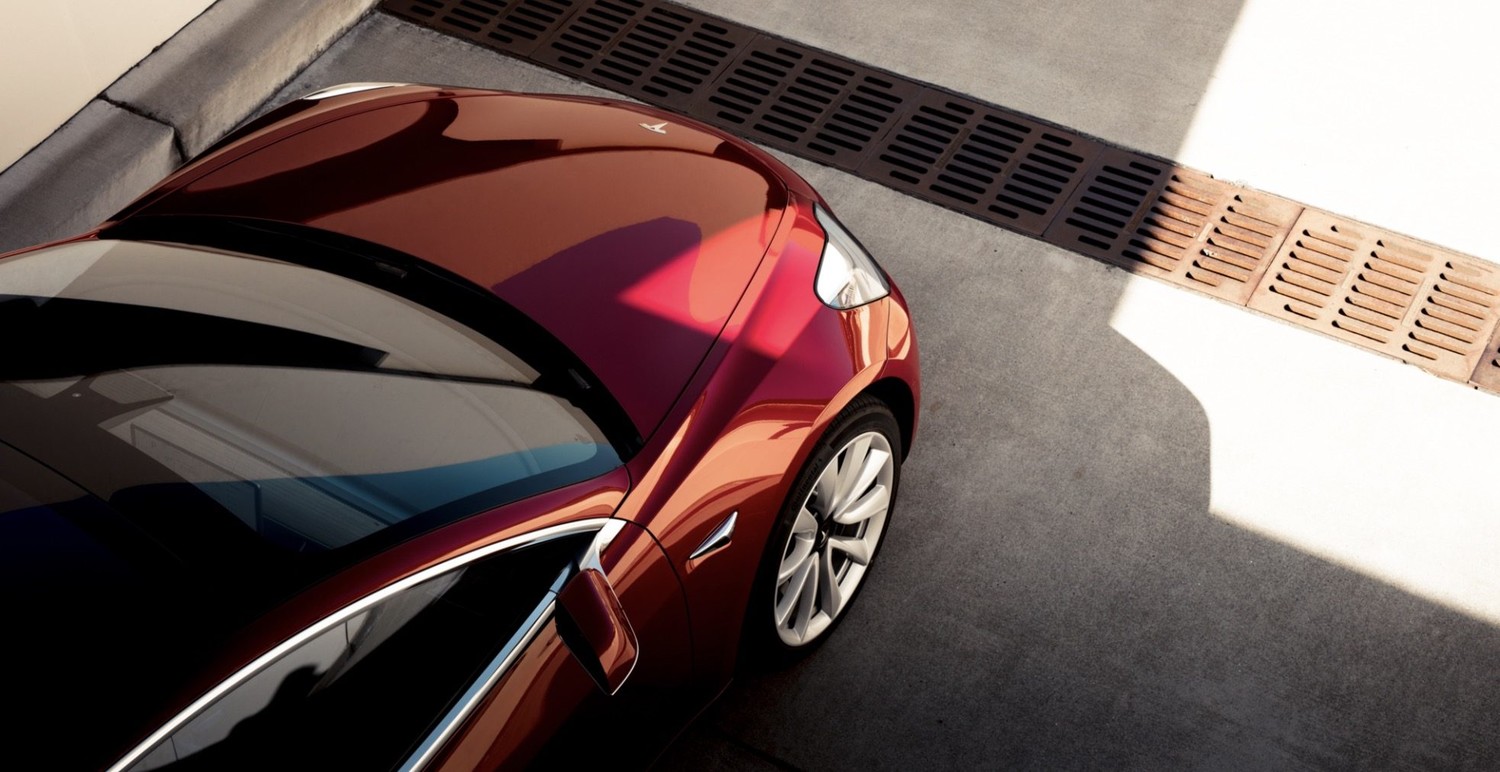 Эффективность Tesla Model 3 улучшилась с версией 2018 года