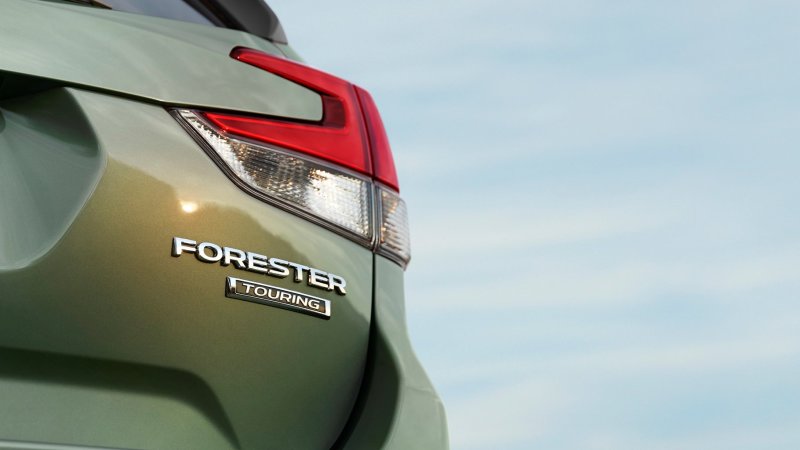 Subaru Forester 2019 снова дразнит перед Нью-Йорком